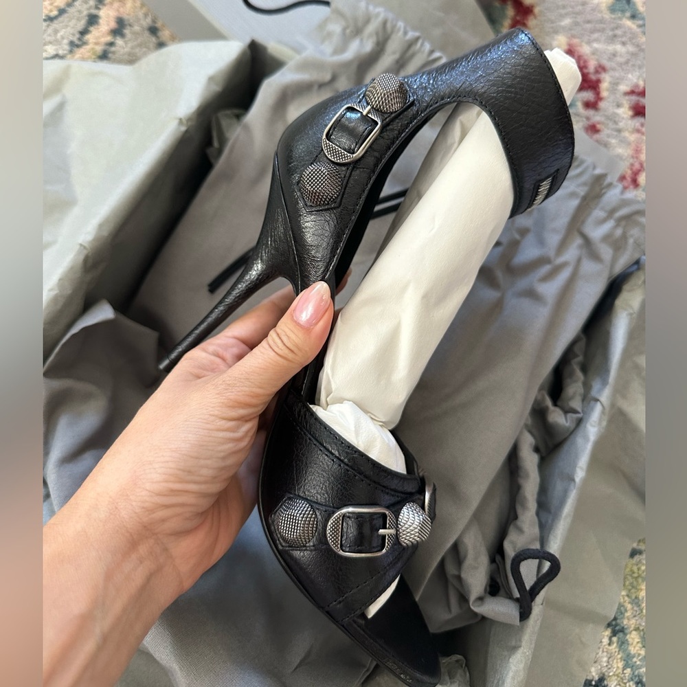 New in box with dust bags